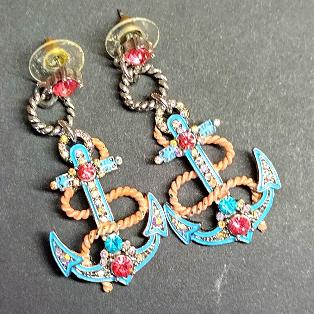 Anchor earings